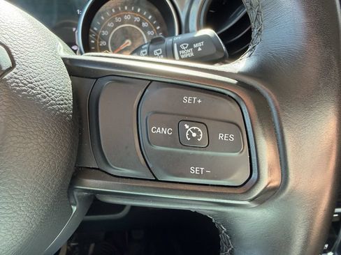Used 2022 Jeep Wrangler Sport AWD/4WD image 11