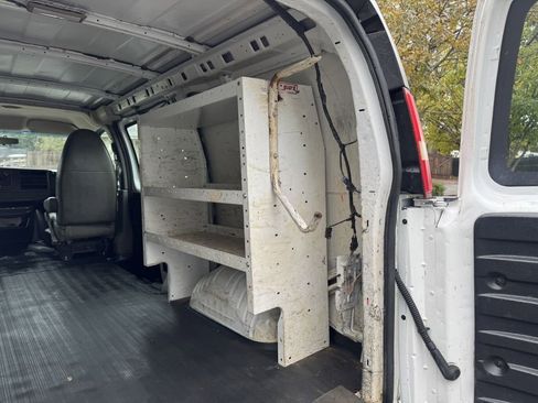 Used 2014 Chevrolet Express 2500 image 6