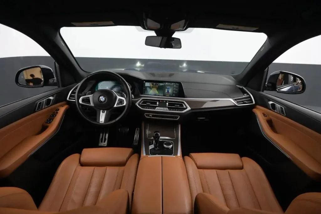 Used 2022 BMW X5 xDrive40i w/ M Sport Package AWD/4WD image 29