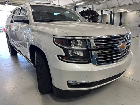 Used 2017 Chevrolet Suburban Premier AWD/4WD image 40