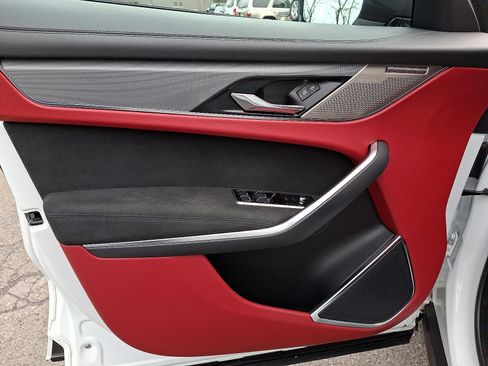 Used 2022 Jaguar F-PACE SVR image 13