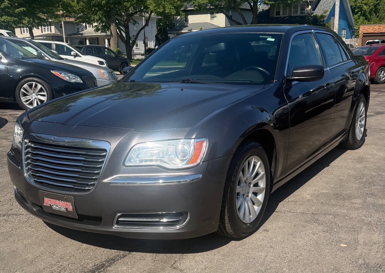 Used 2014 Chrysler 300 RWD image 3