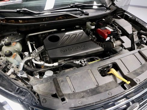 Certified 2024 Nissan Rogue SV image 17