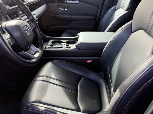 Certified 2024 Honda Pilot TrailSport image 11