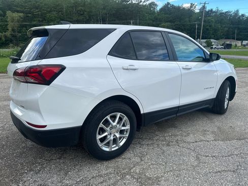Used 2023 Chevrolet Equinox LS w/ LS Convenience Package AWD/4WD image 5