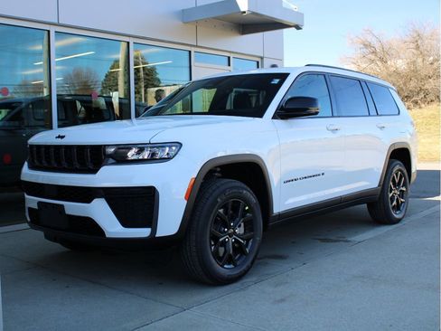 New 2026 Jeep Grand Cherokee L 4WD image 3