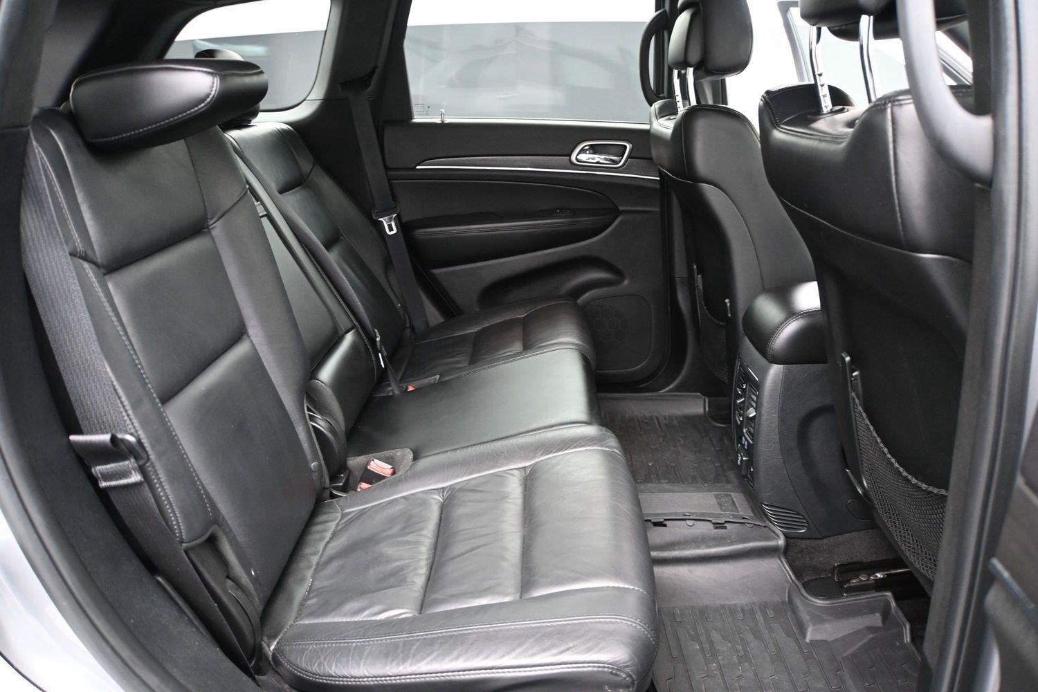 Used 2018 Jeep Grand Cherokee Limited AWD/4WD image 19