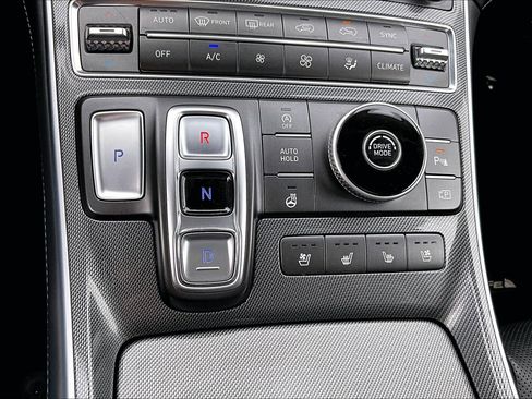 Used 2022 Hyundai Santa Fe Limited FWD image 23