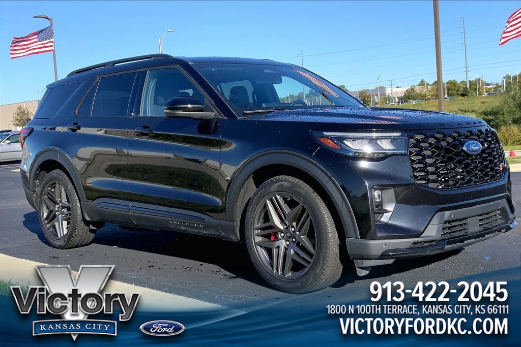 Used 2025 Ford Explorer ST AWD/4WD image 1