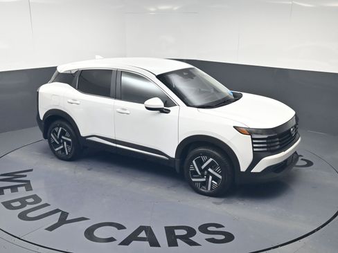 Used 2025 Nissan Kicks SV w/ Charging Package image 23