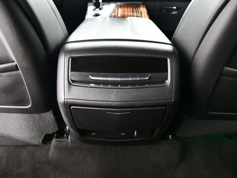 Used 2022 Cadillac Escalade ESV Premium Luxury image 20