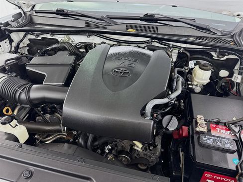 Used 2019 Toyota Tacoma SR w/ SX Package image 27