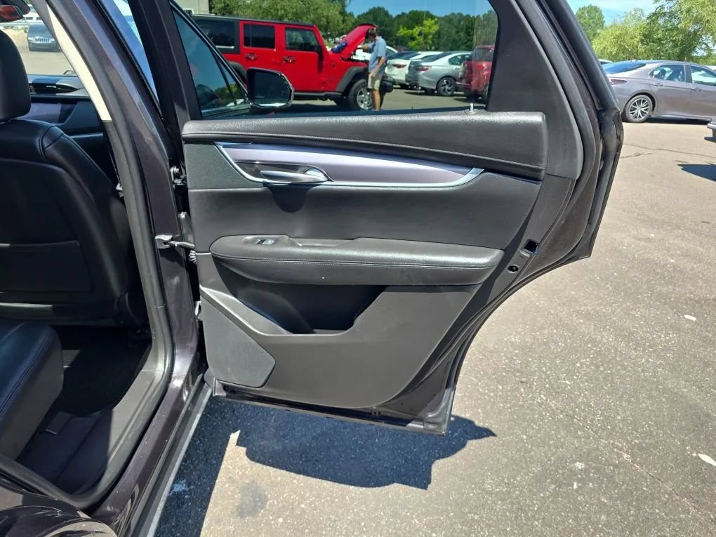 Used 2017 Cadillac XT5 Luxury FWD image 47