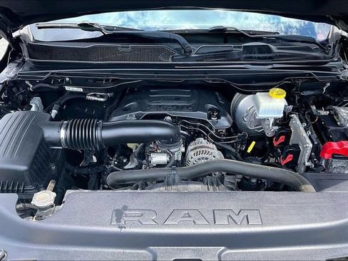Used 2019 RAM 1500 Big Horn AWD/4WD image 9