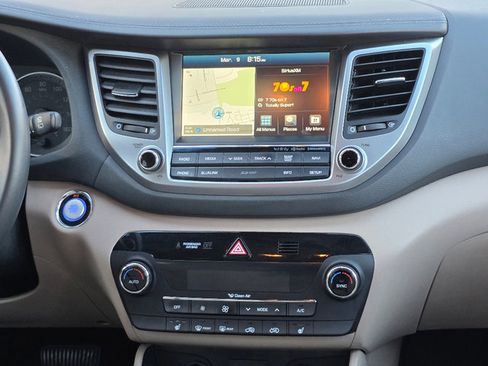 Used 2017 Hyundai Tucson Limited image 22