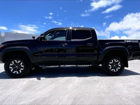 Used 2023 Toyota Tacoma TRD Off-Road AWD/4WD image 3
