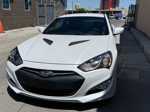 Used 2016 Hyundai Genesis Coupe 3.8 RWD image 7
