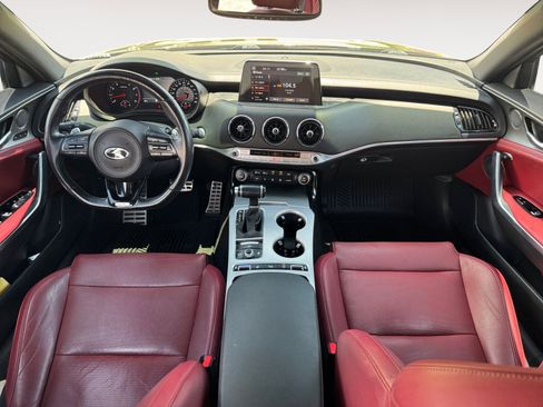 Used 2019 Kia Stinger GT1 AWD/4WD image 10