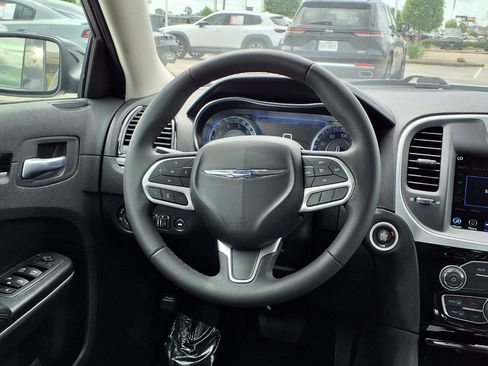 Used 2023 Chrysler 300 Touring w/ Sport Appearance Package RWD image 12