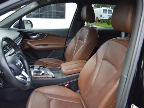 Used 2017 Audi Q7 3.0T Premium AWD/4WD image 10
