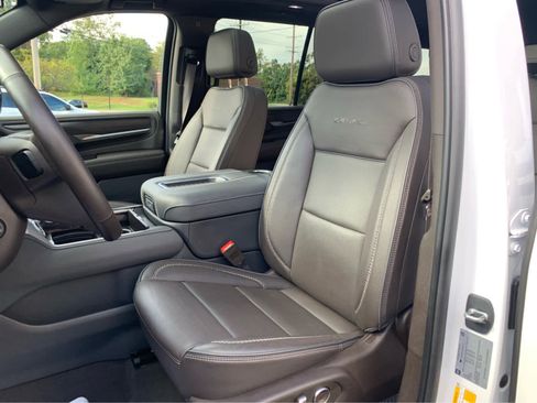 Used 2023 GMC Yukon Denali w/ Max Trailering Package image 12