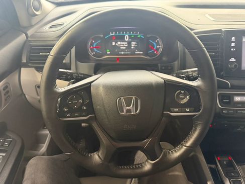 Used 2019 Honda Pilot Touring image 12