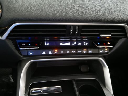 Used 2024 MAZDA CX-90 3.3 Turbo w/ Preferred Plus AWD/4WD image 23