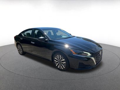 Used 2024 Nissan Altima 2.5 SV