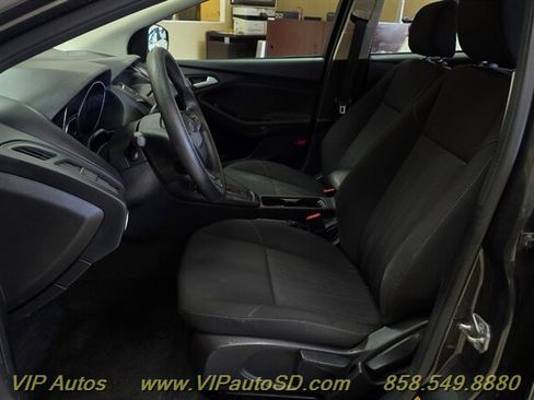 Used 2015 Ford Focus SE FWD image 14