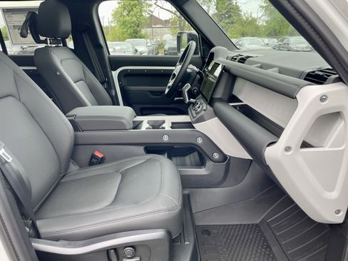 New 2026 Land Rover Defender 110 X-Dynamic SE AWD/4WD image 15