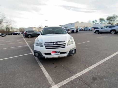 Used 2014 Subaru Outback 3.6R Limited image 4