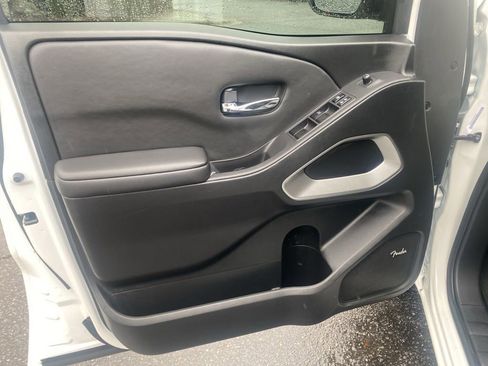 Used 2023 Nissan Frontier SV w/ SV Convenience Package image 13