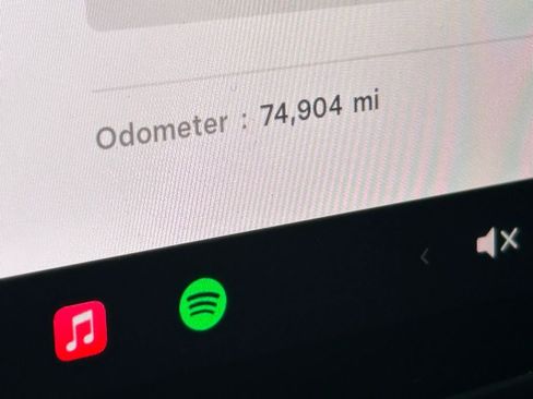 Used 2021 Tesla Model Y Performance image 12