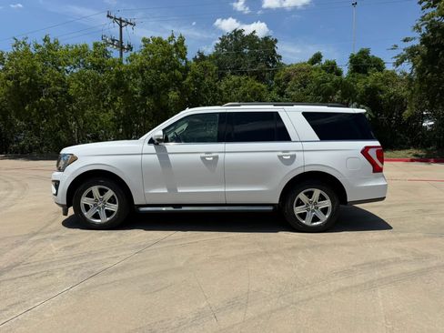 Used 2019 Ford Expedition XLT w/ Equipment Group 202A RWD image 3