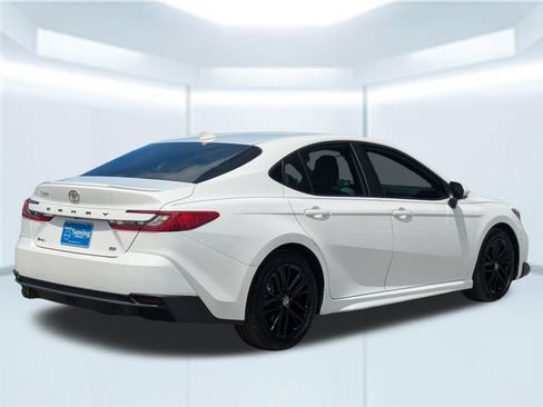 Used 2025 Toyota Camry SE w/ Convenience Package FWD image 6
