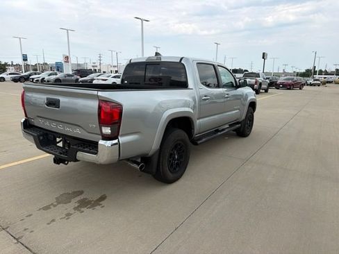 Used 2022 Toyota Tacoma SR5 RWD image 7