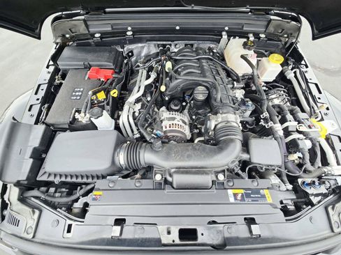 Used 2024 Jeep Gladiator Sport AWD/4WD image 19