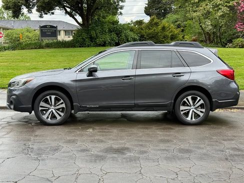 Used 2018 Subaru Outback 2.5i Limited AWD/4WD image 2