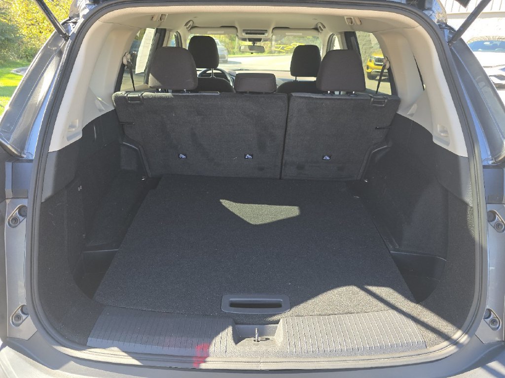 Used 2023 Nissan Rogue SV AWD/4WD image 17