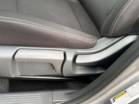 Used 2024 Nissan Rogue S FWD image 13