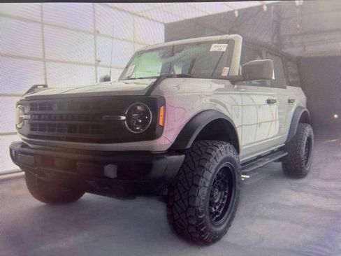 Used 2022 Ford Bronco 4-Door AWD/4WD image 1