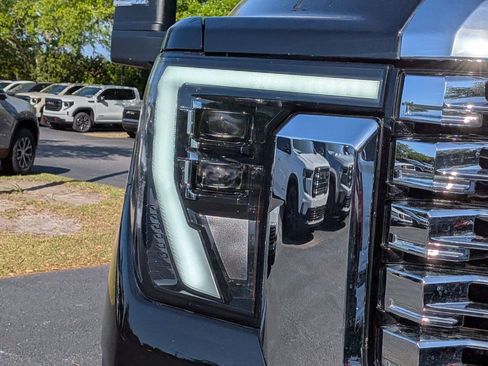 Used 2025 GMC Sierra 2500 Denali w/ Denali Reserve Package AWD/4WD image 9