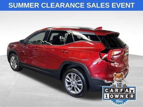 Used 2022 GMC Terrain SLT w/ Infotainment Package II AWD/4WD image 3