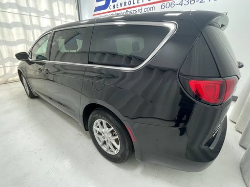 Used 2024 Chrysler Voyager LX FWD image 7