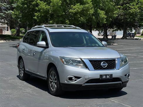 Used 2013 Nissan Pathfinder SL w/ SL Premium Pkg image 7