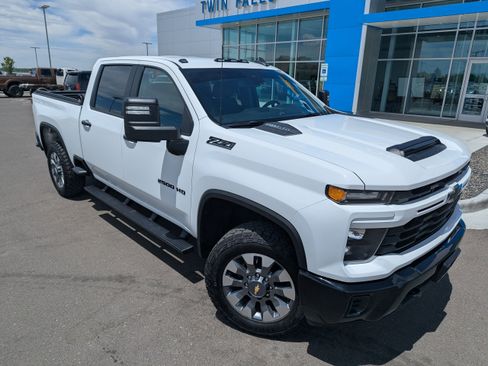Certified 2024 Chevrolet Silverado 2500 Custom w/ Custom Value Package AWD/4WD image 4