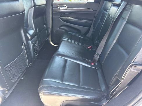 Used 2019 Jeep Grand Cherokee Limited AWD/4WD image 15