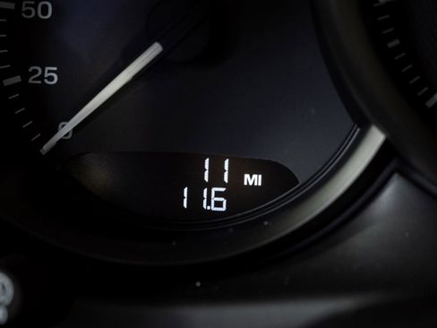 New 2026 Porsche Macan image 12