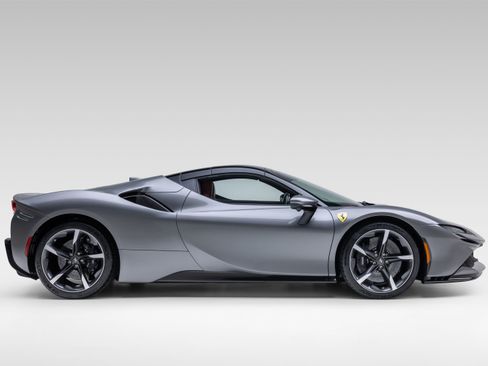Certified 2024 Ferrari SF90 Spider AWD/4WD image 10