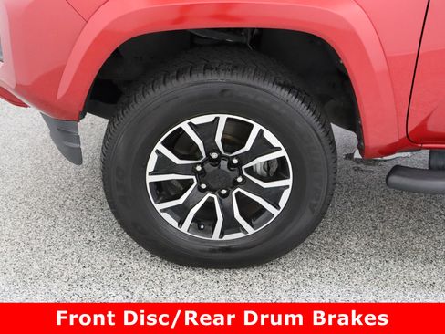 Used 2021 Toyota Tacoma TRD Sport w/ Technology Package image 11